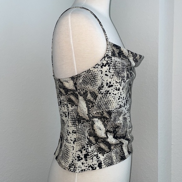 KENDALL & KYLIE loose neck Tanktop with snakeskin design in women’s size small. - Picture 6 of 9